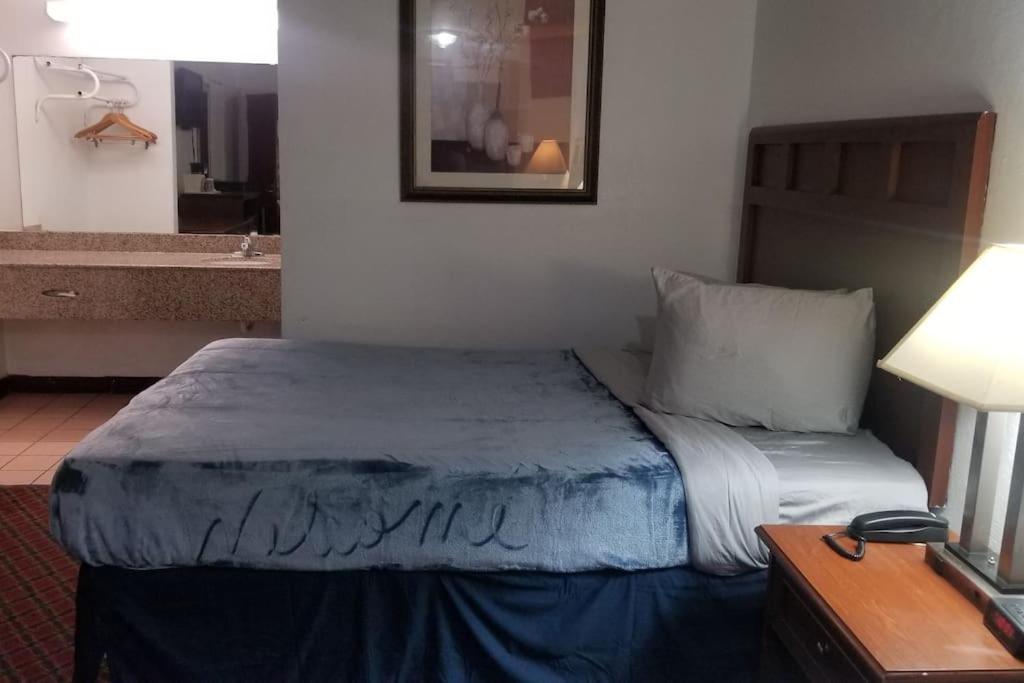 Hotel 2 Queen Beds Hotel Room 226 Booking 스틸워트 외부 사진